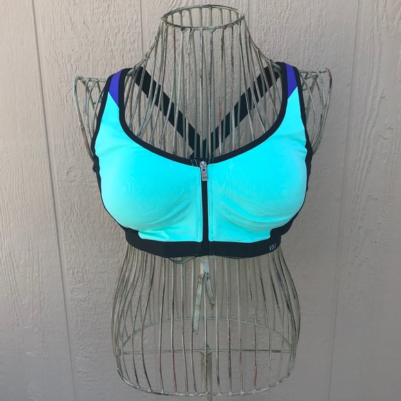 VIctoria Secret | Front Close Knockout Sports Bra - Picture 2 of 8